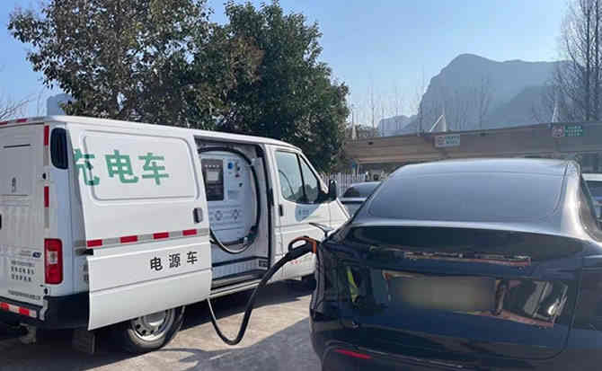 光泽汽车搭电