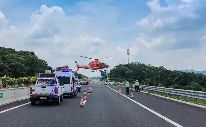 光泽高速公路汽车救援案例